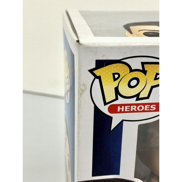 Funko Pop! Superman 251 Specialty Series Vinyl Figure With Protector - Picture 8 of 16